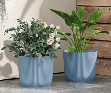 Set of 3 Plastic Planters – Stackable Indoor & Outdoor Plant Pots